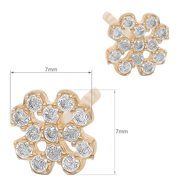 Złote kolczyki sztyfty z ażurowym kwiatowym motywem i białymi kamieniami prezentowane w parze na jasnym tle wymiary