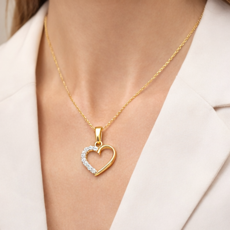 Złota zawieszka serduszko z cyrkoniami na łańcuszku
