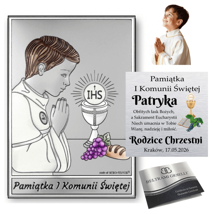 Kolaż: srebrny obrazek na I Komunię („Pamiątka I Komunii Świętej”) z modlącym się chłopcem i kielichem IHS, wizualizacja personalizacji