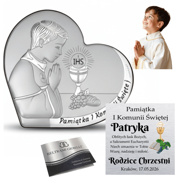 Kolaż: srebrny obrazek na I Komunię („Pamiątka I Komunii Świętej”) z modlącym się chłopcem i kielichem IHS, wizualizacja personalizacji