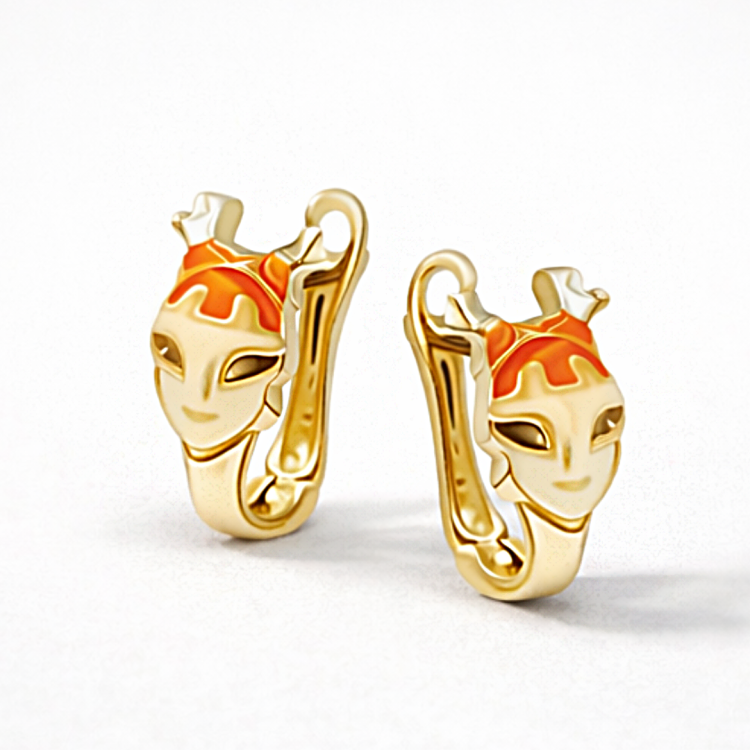 Złote kolczyki z dekoracyjnym motywem stylizowanej twarzy w zbliżeniu