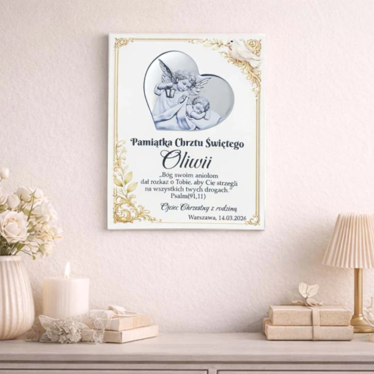 Personalizowana pamiątka Chrztu Świętego Oliwii jako dekoracja ścienna w eleganckim wnętrzu